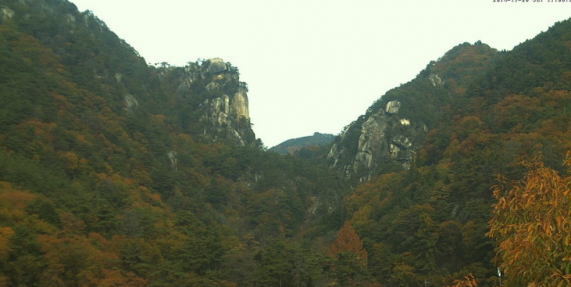 昇仙峡のシンボル「覚円峰」ライブカメラ/山梨県甲府市