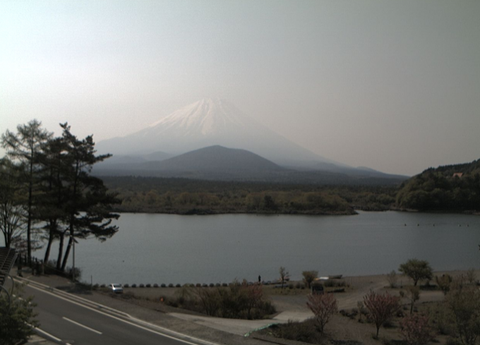富士山と精進湖ライブカメラ/山梨県富士河口湖町